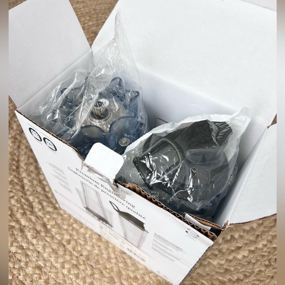 Vitamix personal cup adapter new in box - Picture 3 of 6